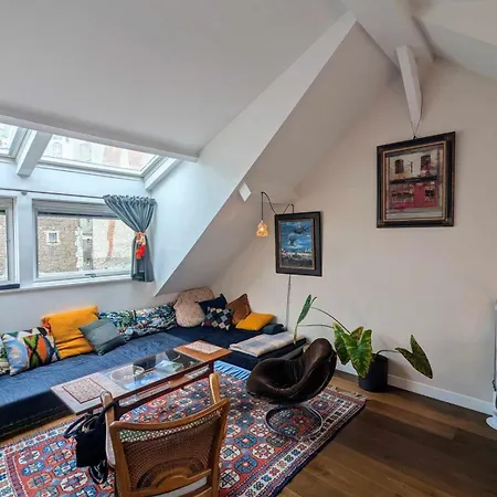 Artiste & Cosy Apartment *